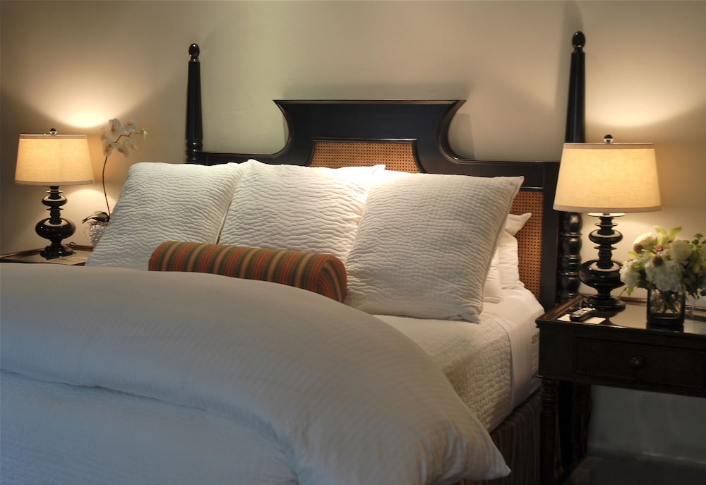 Luxury Room, 1 King Bed (California king bed)