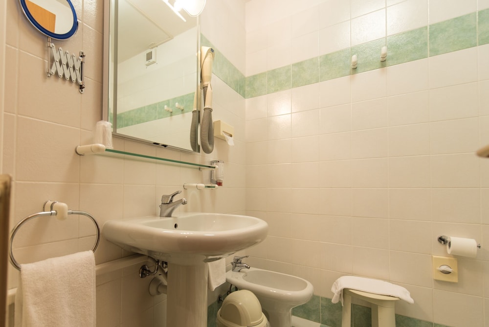 Comfort Room photo 2
