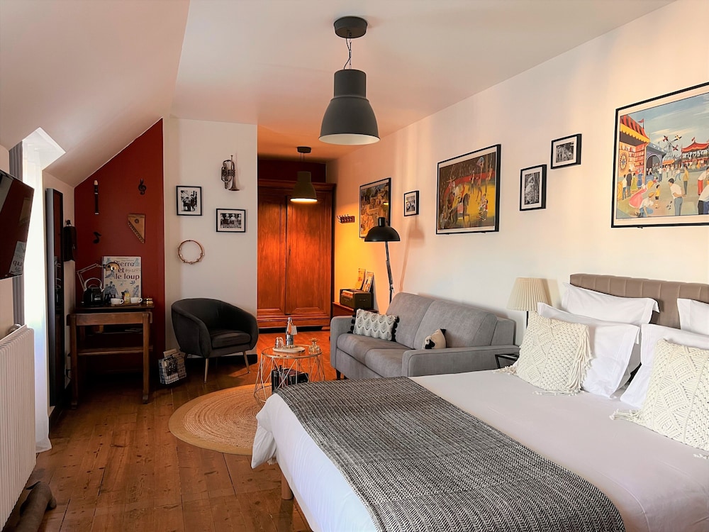 Junior Double Room, Non Smoking, City View (Musique) photo 1