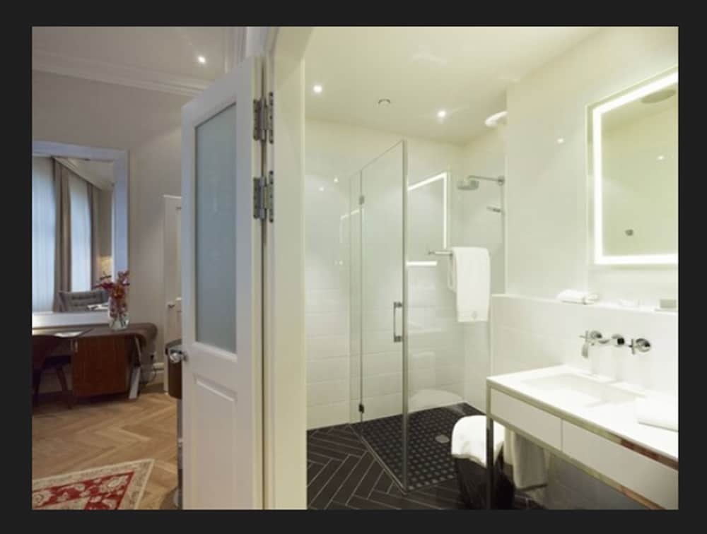 Luxury Room, 1 King Bed photo 2