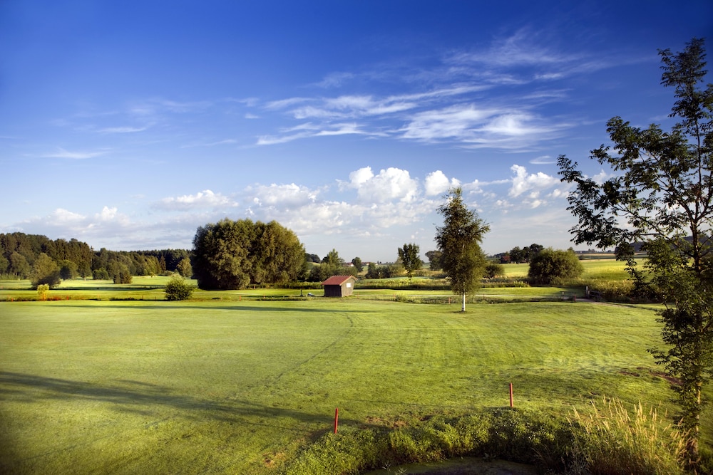 Double Room, 1 Queen Bed, Non Smoking, Golf View photo 2