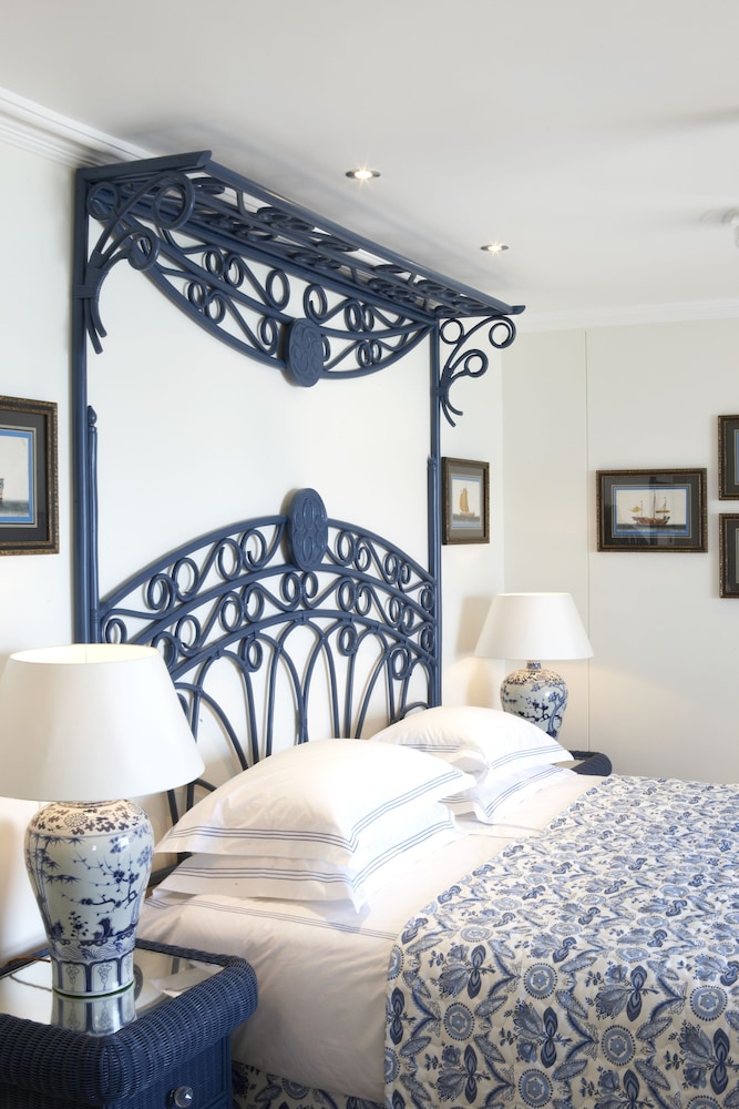 Luxury Sea Facing Room (King/Twin) - Photo 6