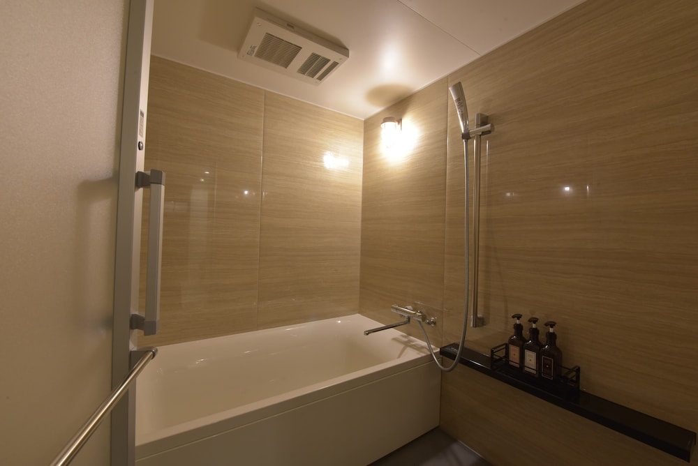Executive Suite thumbnail 6