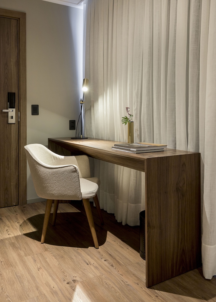 Superior Twin Room, Sea View - Photo 2