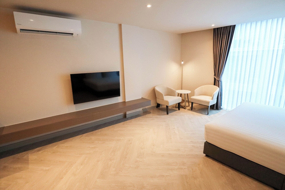 Junior Suite, City View - Photo 10