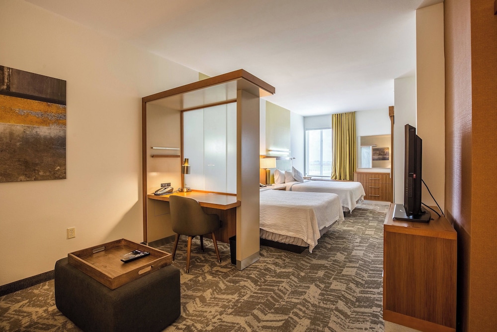 Suite, Multiple Beds - Photo 5