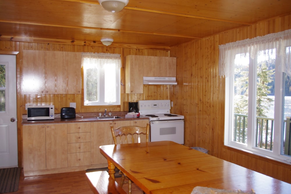 Comfort Chalet, 3 Bedrooms, Accessible, Lakeside photo 3