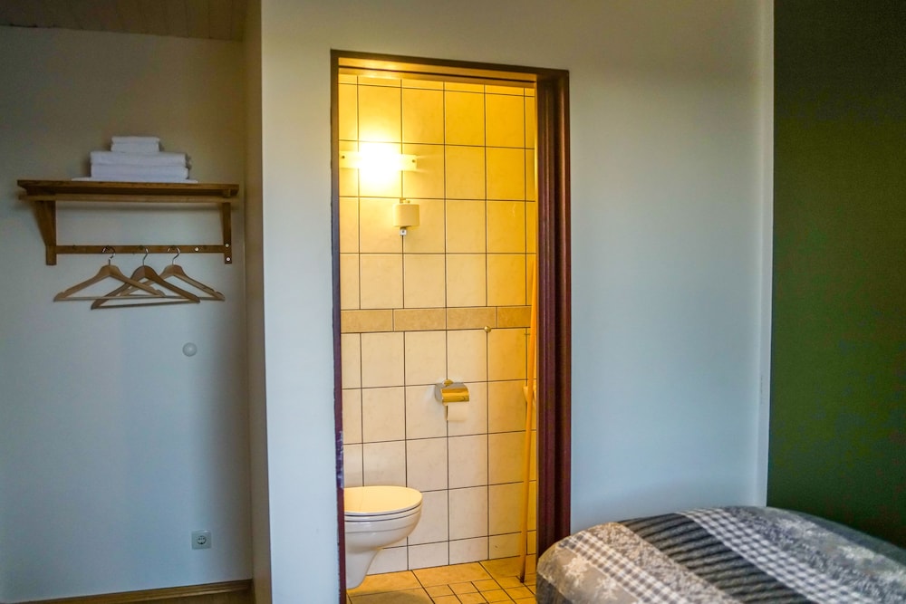 Basic Single Room photo 3