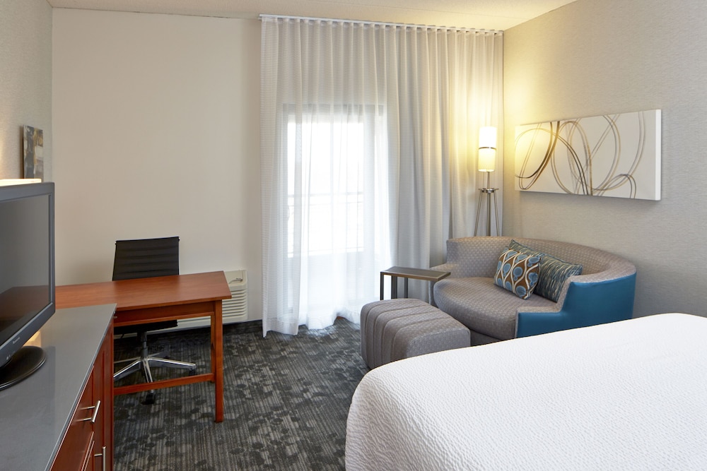 Room, 1 King Bed - Photo 2