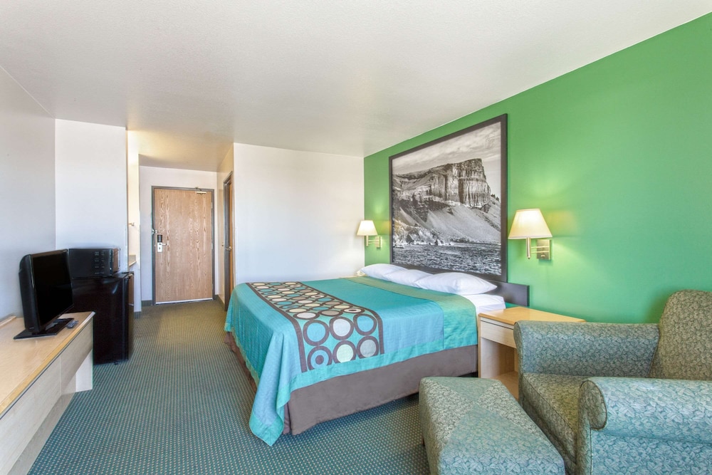 Standard Room, 1 King Bed