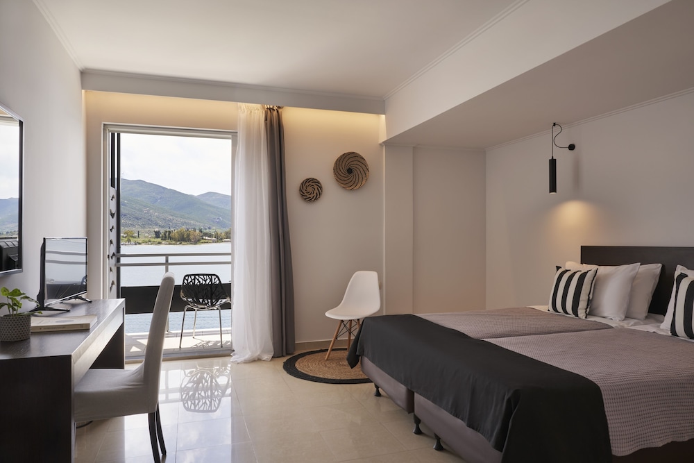 Executive Room - Photo 1