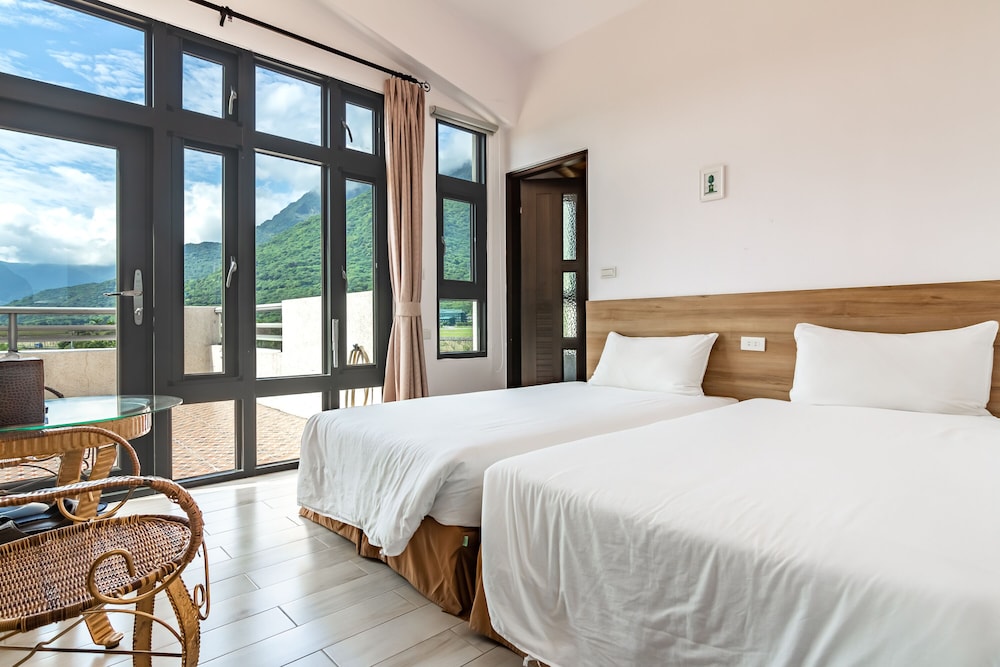 Standard Twin Room, Patio photo 1