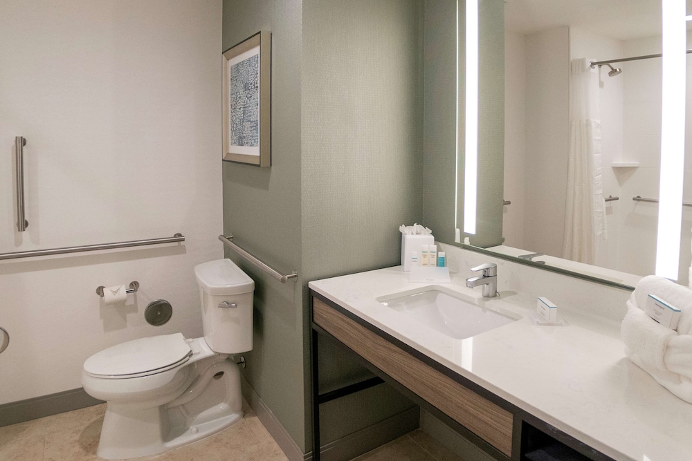 Room, 2 Queen Beds, Accessible (Hearing) photo 3