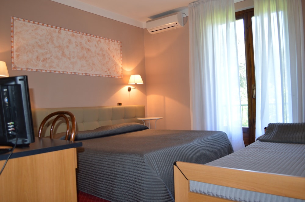 Triple Room - Photo 1