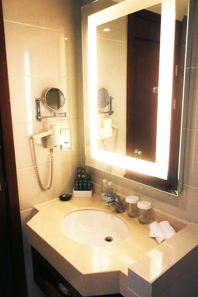 Standard Twin room-City View,High Floor