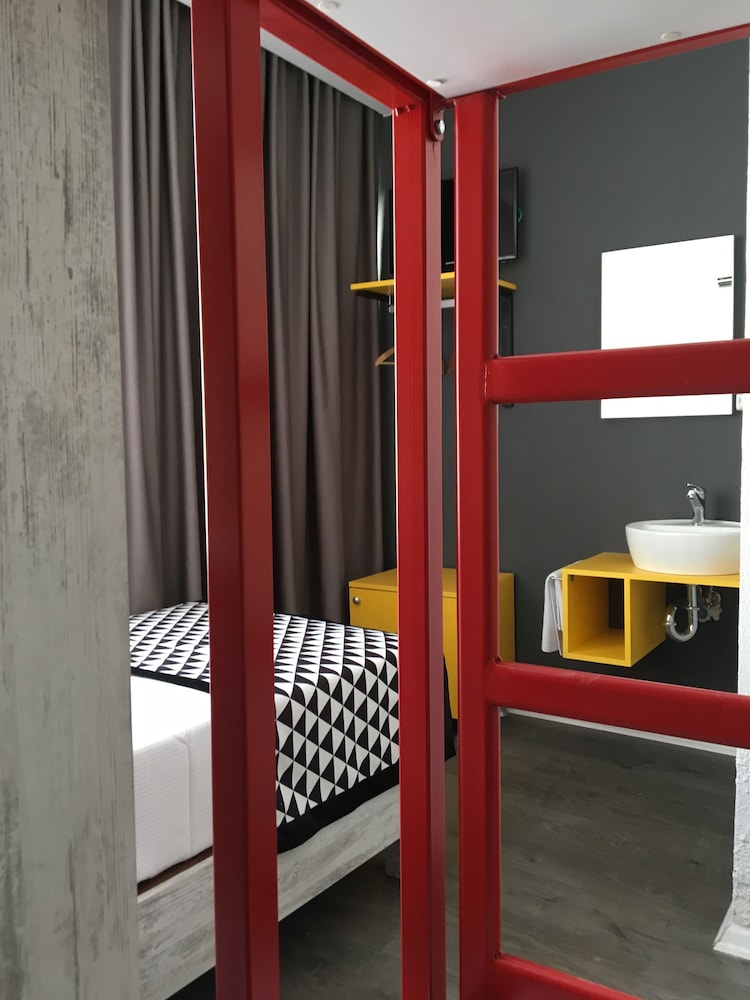 Basic Twin Room photo 2