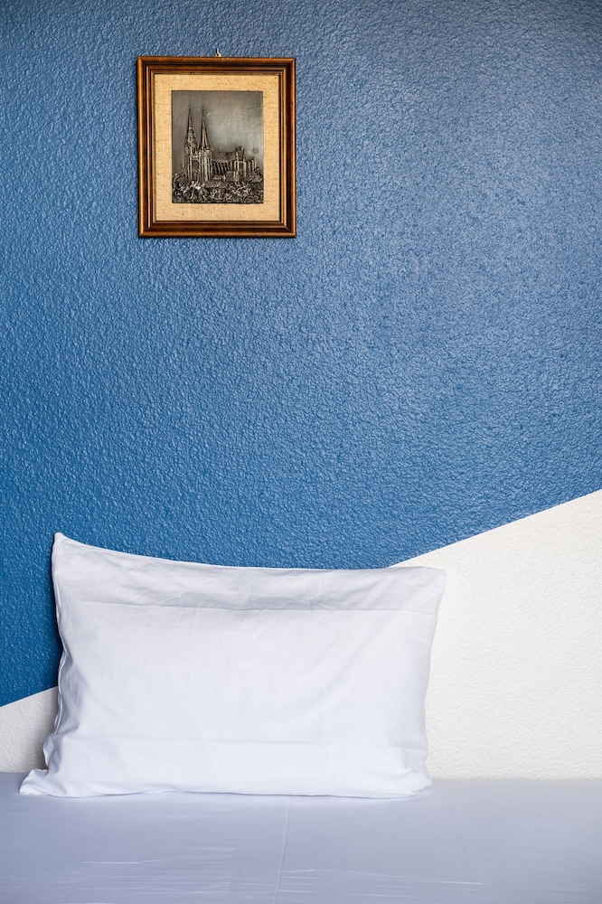 Room, 2 Twin Beds (Pop) - Photo 4