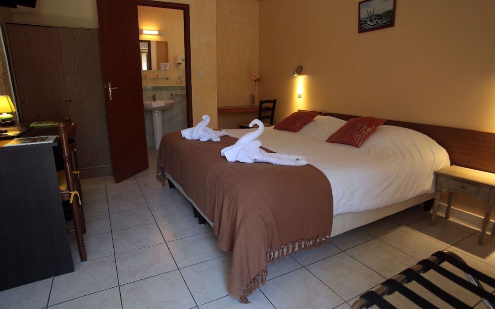 Standard Double Room photo 2