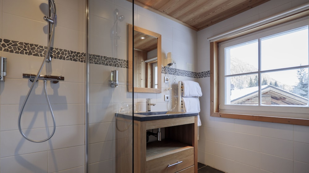 Classic Double or Twin Room - Photo 8