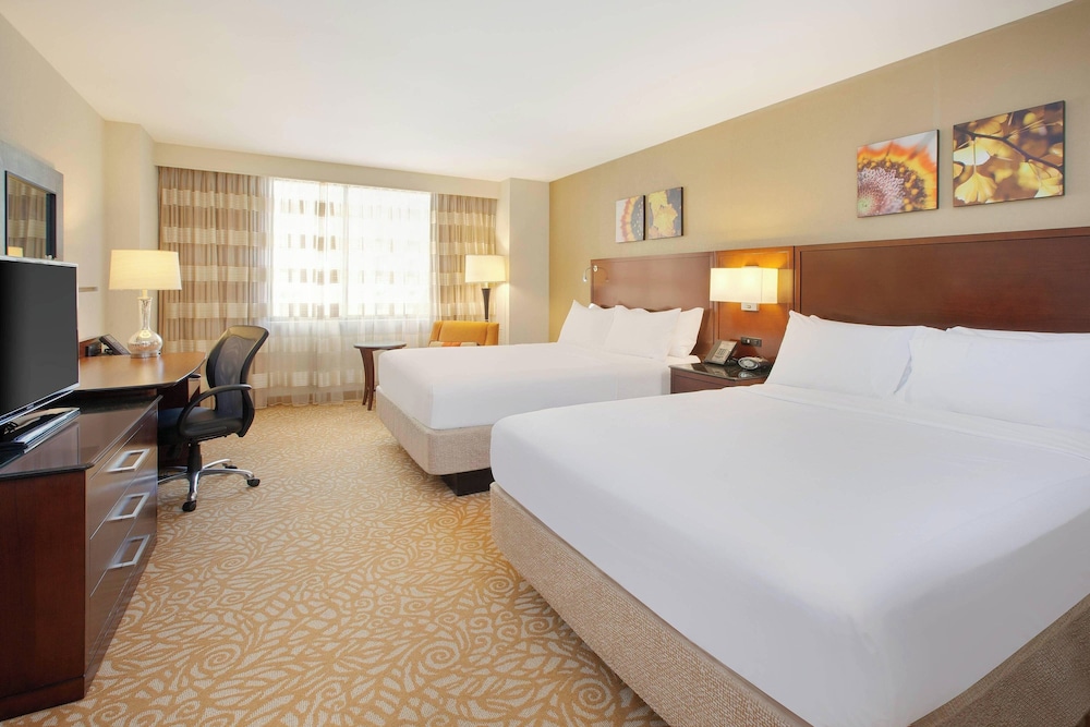 Room, 2 Queen Beds (Hearing Accessible) photo 3
