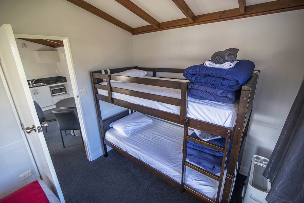 Self Contained Unit - 1 Bedroom Family (1BR) - Photo 2