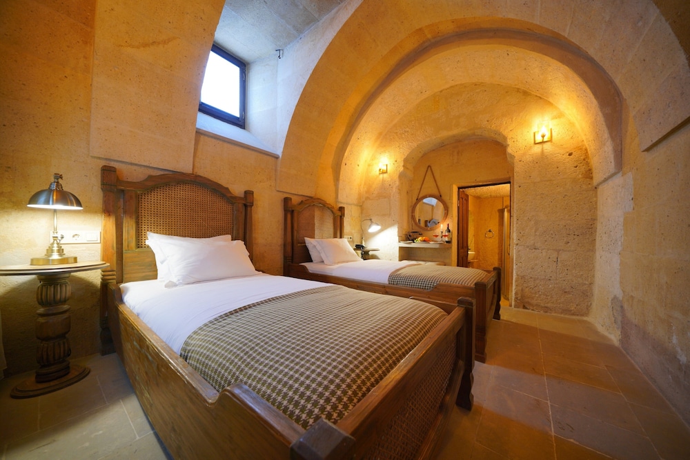 Economy Twin Room, 2 Twin Beds, Non Smoking photo 2