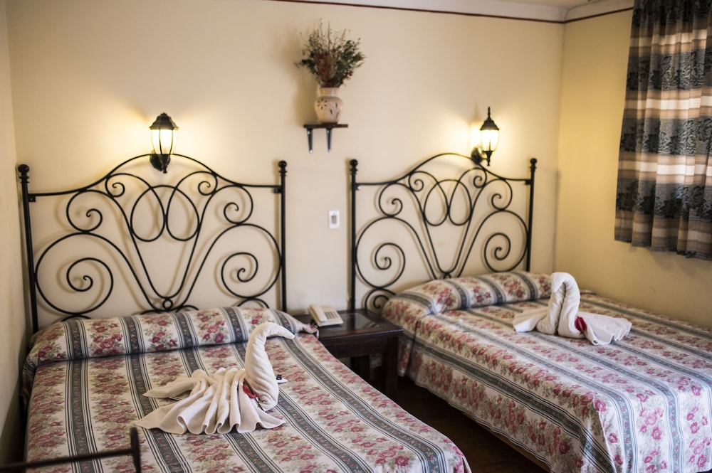 Standard Triple Room, 2 Double Beds photo 2