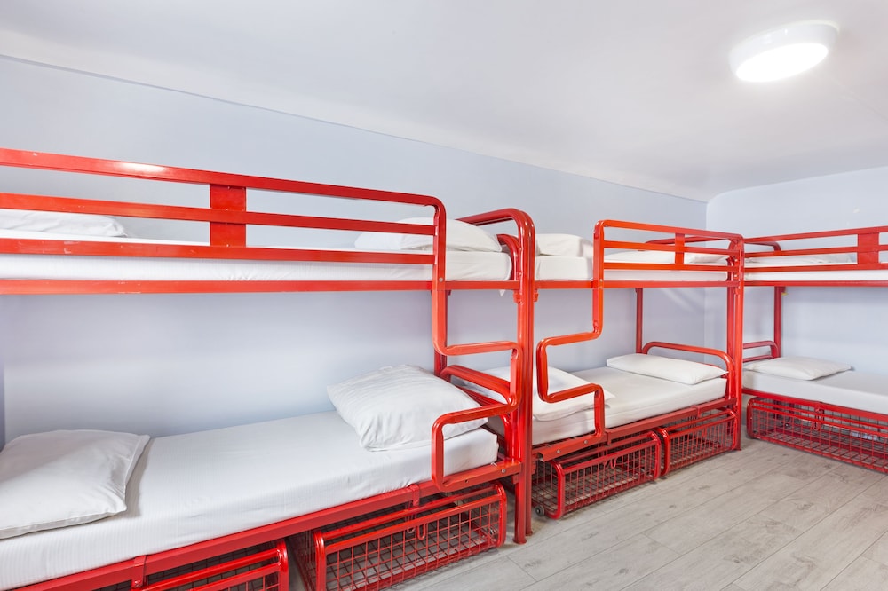 8 Bed Mixed Dorm Lower Floors Shared Bathroom photo 1