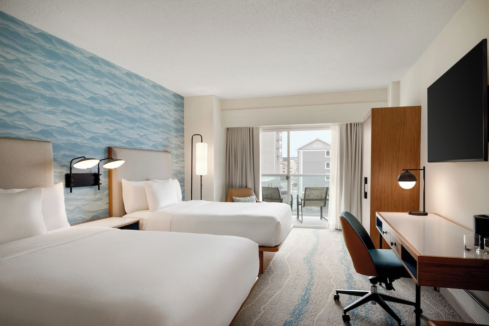Room, 2 Queen Beds, Partial Ocean View - Photo 4
