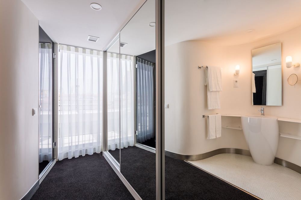 Mini Suite - Photo 10