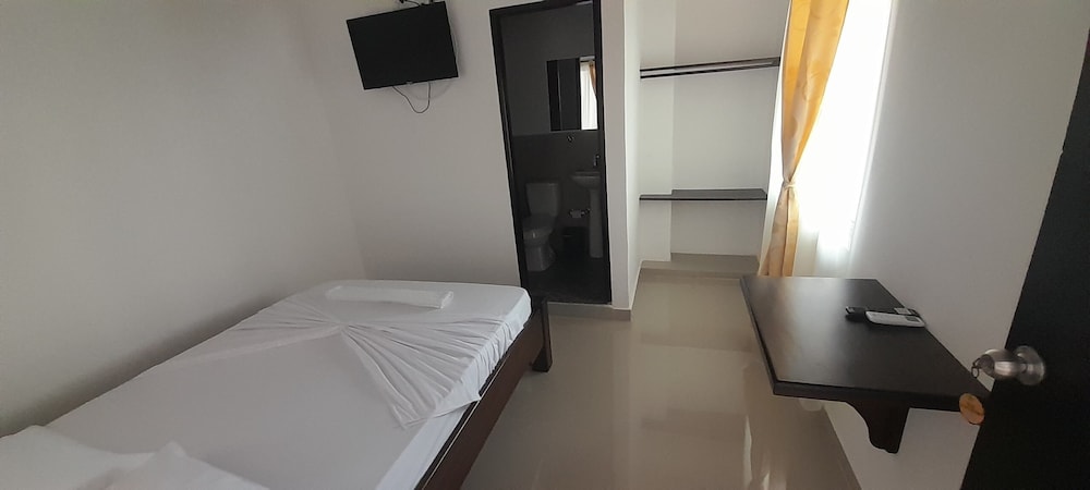 Basic Single Room photo 3