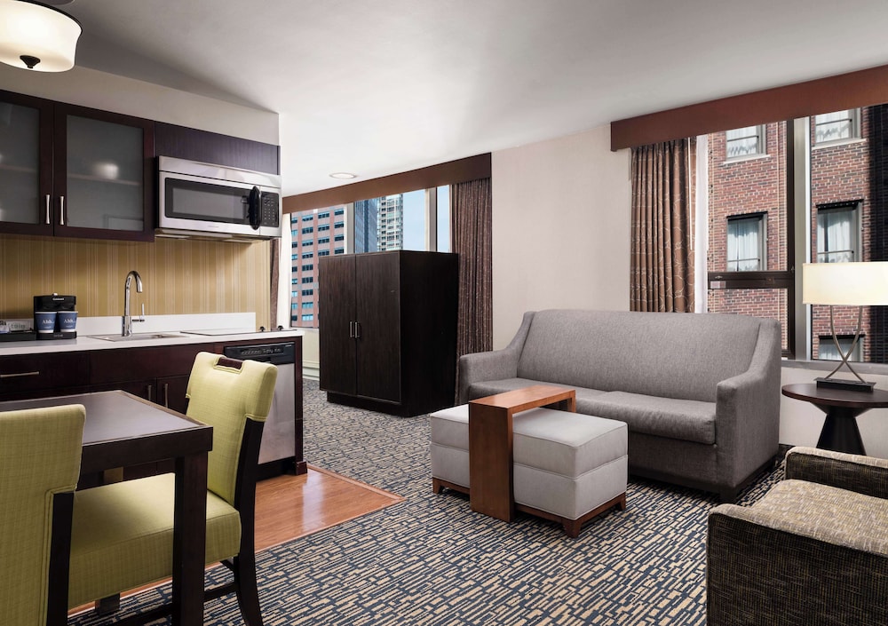 Suite, 1 King Bed, Accessible (Roll-In Shower)