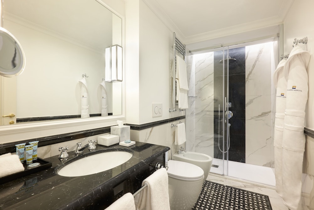 Junior Room (Suite) thumbnail 5