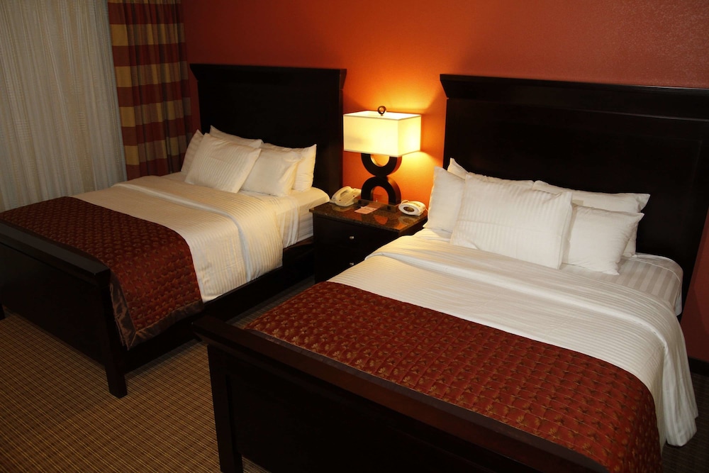 Premier Suite, 2 Queen Beds, Non Smoking - Photo 1