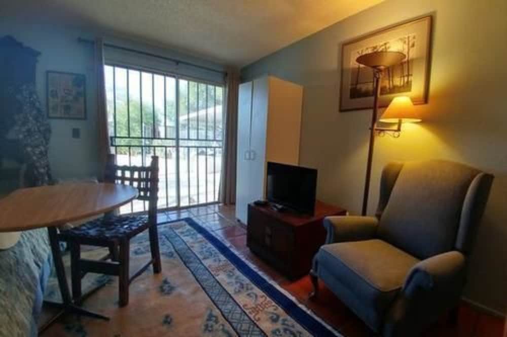Room, Private Bathroom (King) photo 3