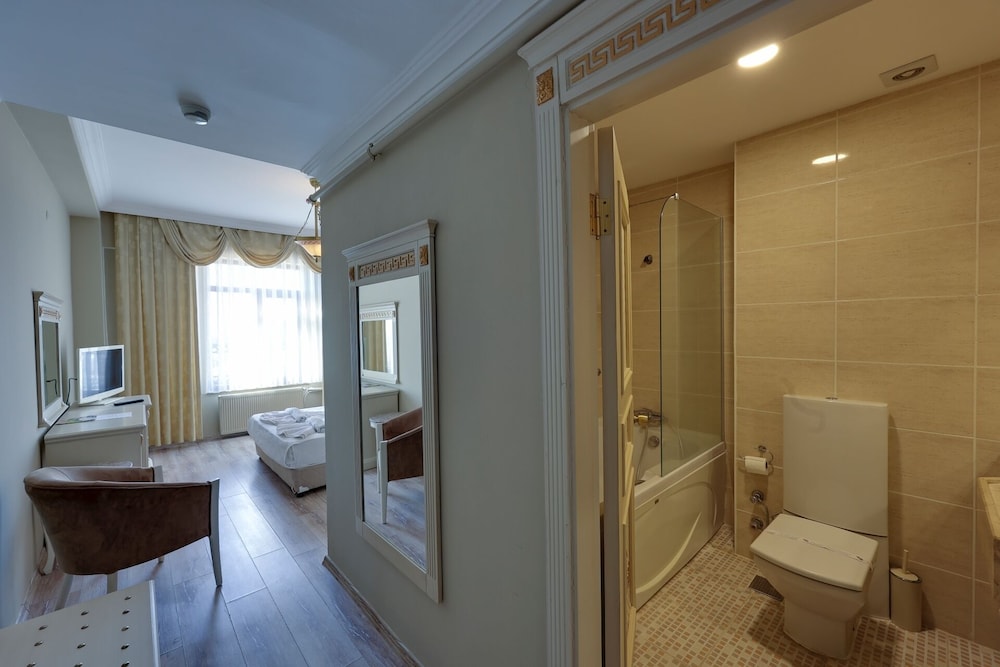 Standard Room, City View photo 2