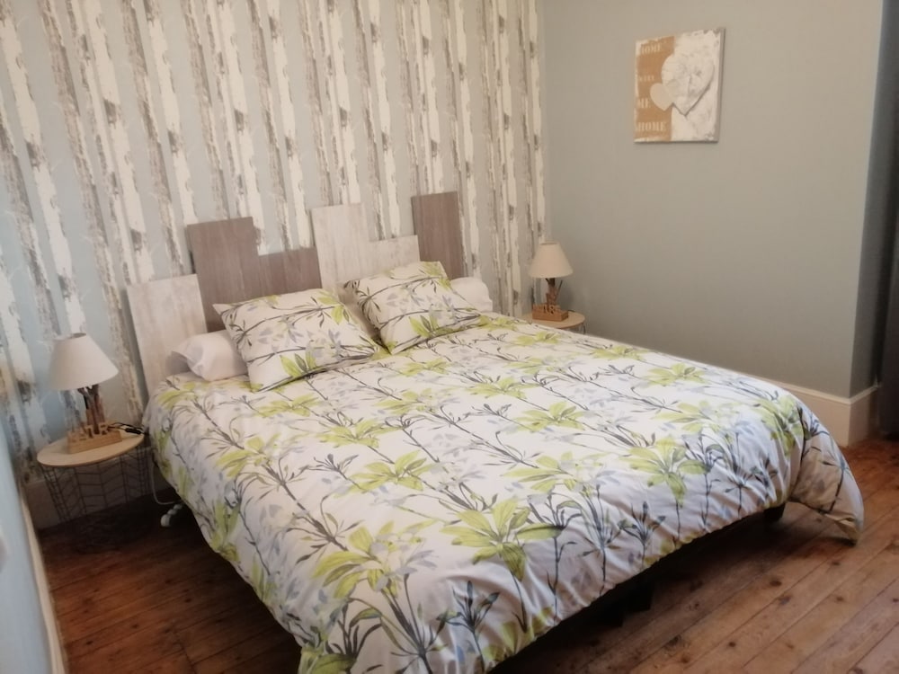 Deluxe Suite, 2 Bedrooms, Jetted Tub, Garden View photo 1