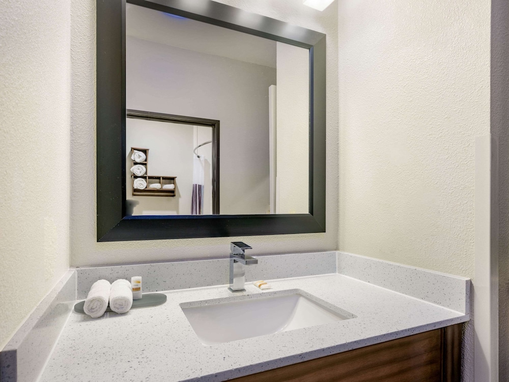 Executive Suite, 1 Bedroom, Non Smoking (Deluxe) - Photo 10