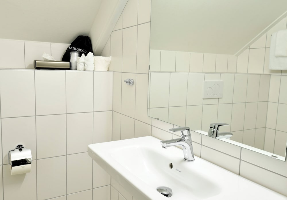 Junior Suite, Non Smoking - Photo 10