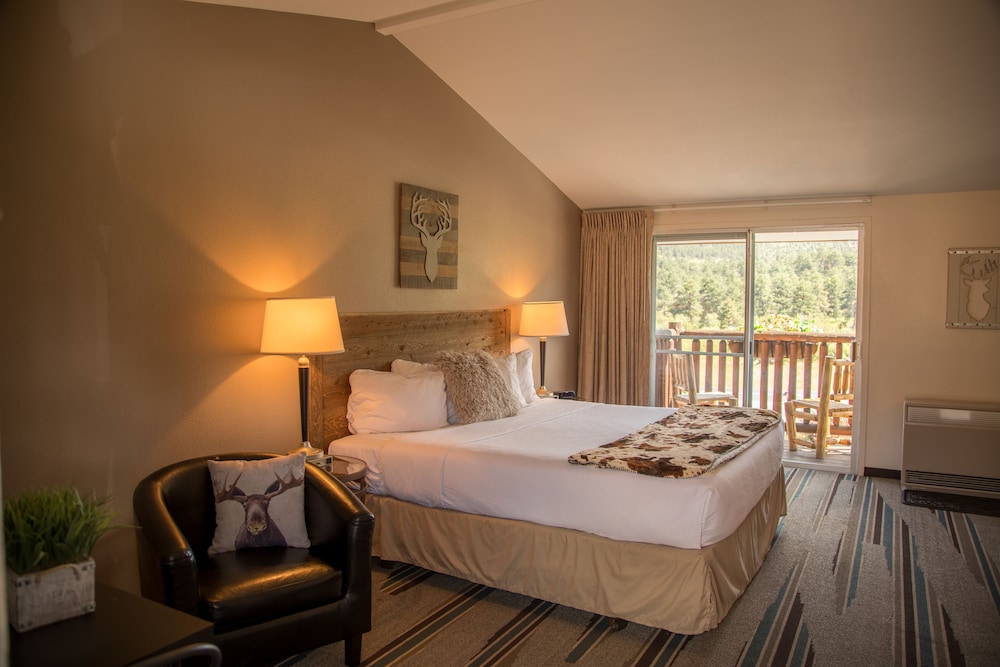 Balcony, 1 King Bed, Mountain View - Photo 9