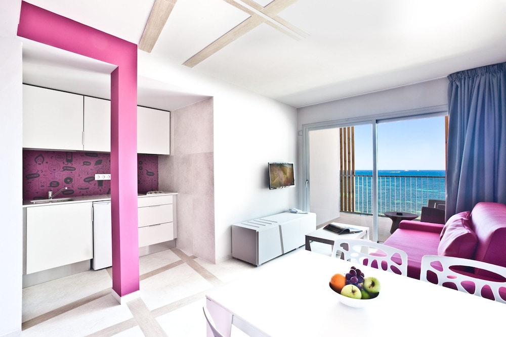 Apartment, 1 Bedroom, Balcony, Oceanfront