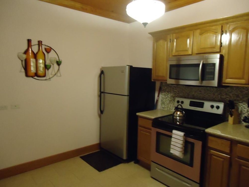 Standard Apartment, 1 Queen Bed photo 3