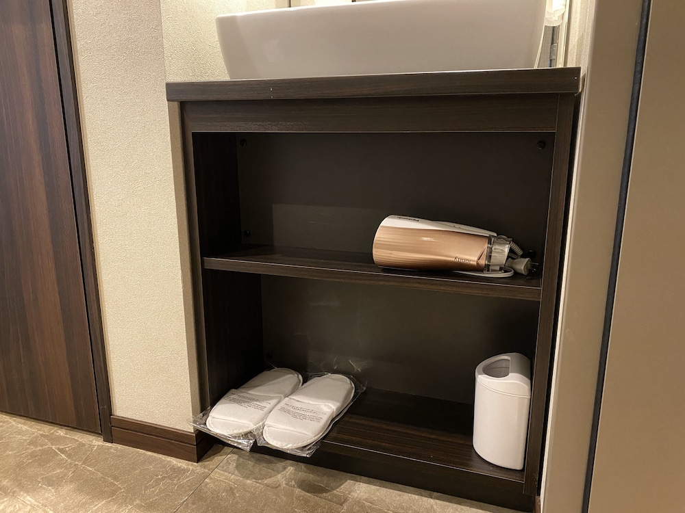 Standard Twin Room, Private Bathroom - Photo 6
