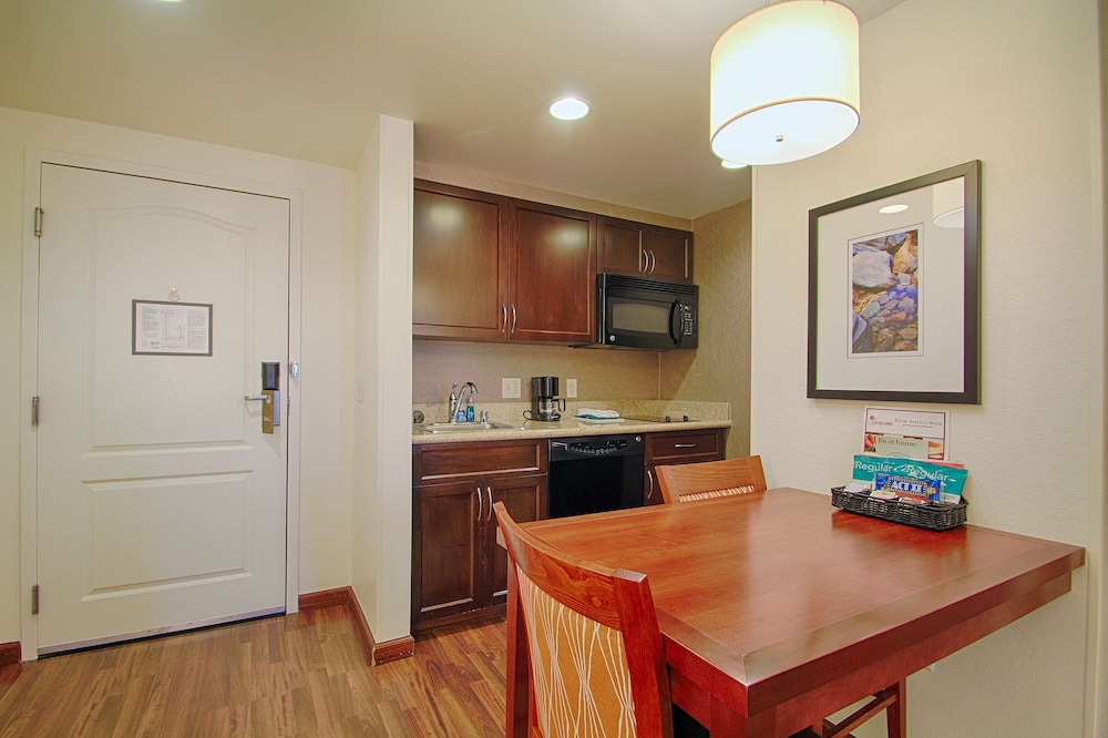 Studio, 1 King Bed, Accessible, Bathtub (Mobility & Hearing) - Photo 3