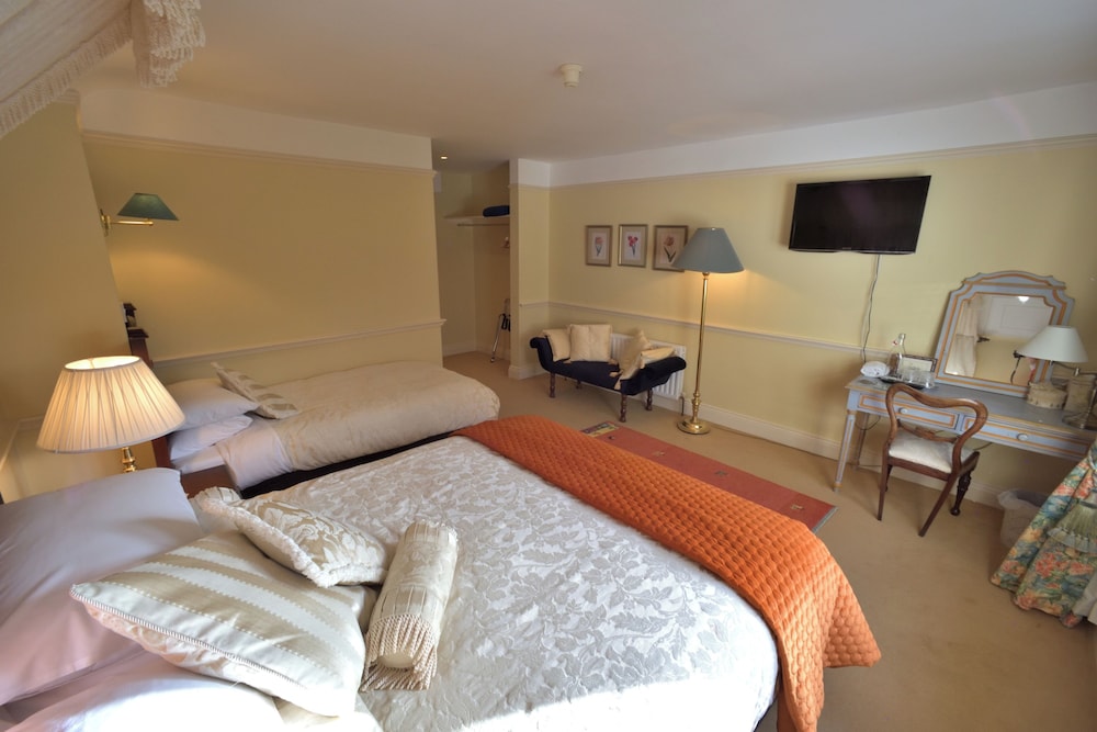 Double or Twin Room - Photo 2