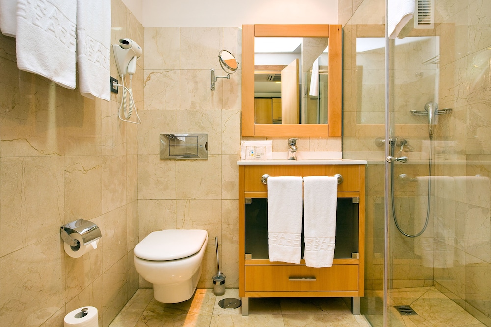 Standard Apartment thumbnail 5