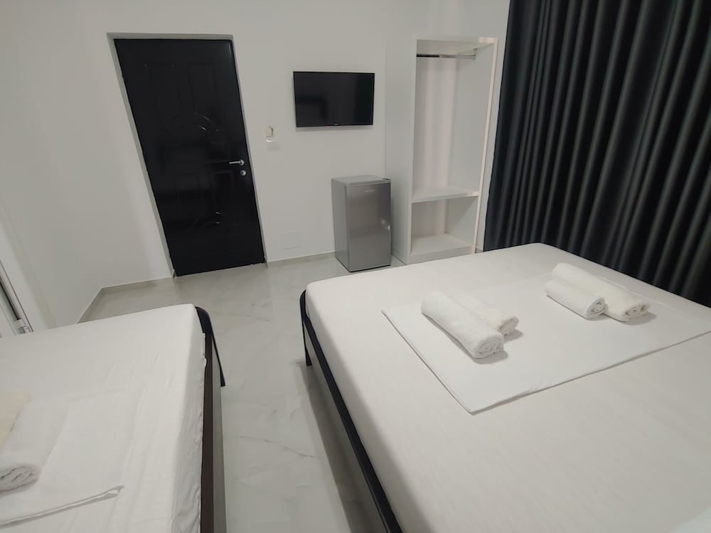 Deluxe Triple Room, Balcony, City View