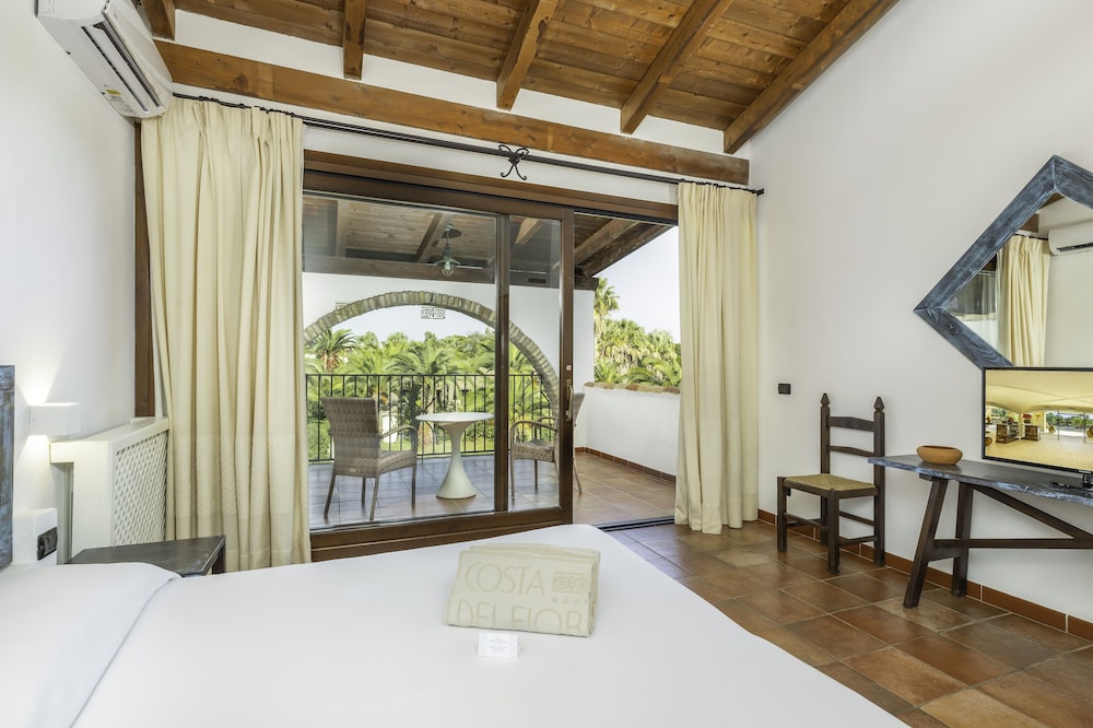 Superior Double Room (Ibiscus) - Photo 14