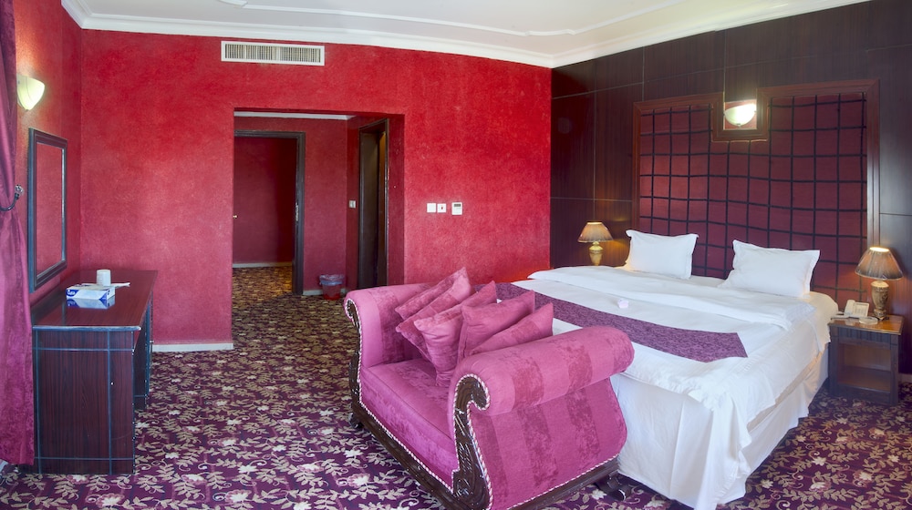 Royal Suite, 1 Bedroom, Jetted Tub photo 2