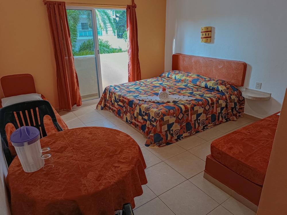 Economy Room, Kitchenette photo 1